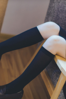 女人扒开自己的荫道口